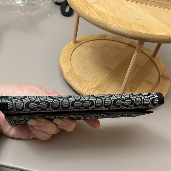 Coach Monogrammed Long Wallet.. new condition - Picture 4 of 10